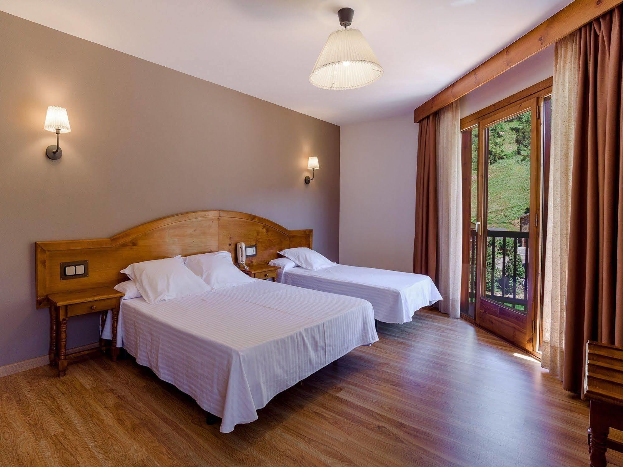 Hotel Sant Miquel Andorra la Vella Luaran gambar